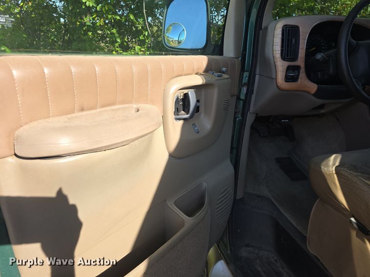image for item DQ5188 1999 Chevy  Express G1500 van