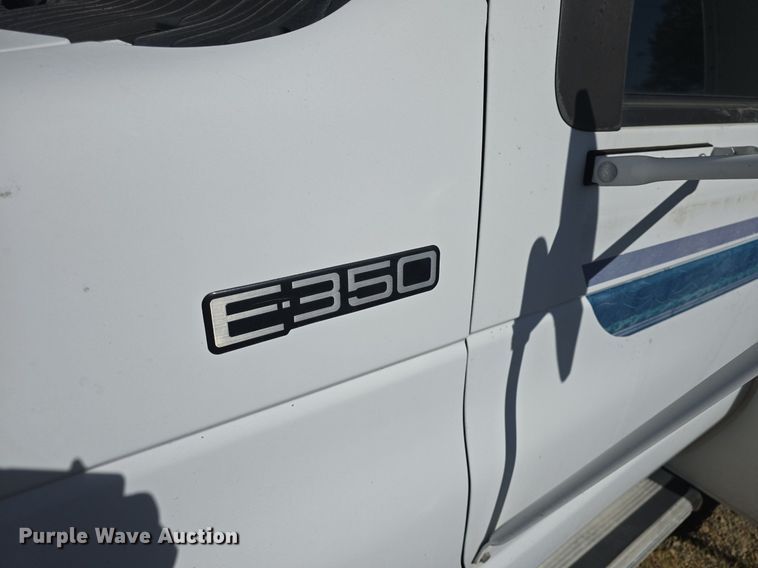 image for item DQ5193 1997 Ford E350 Four Winds 5000 RV