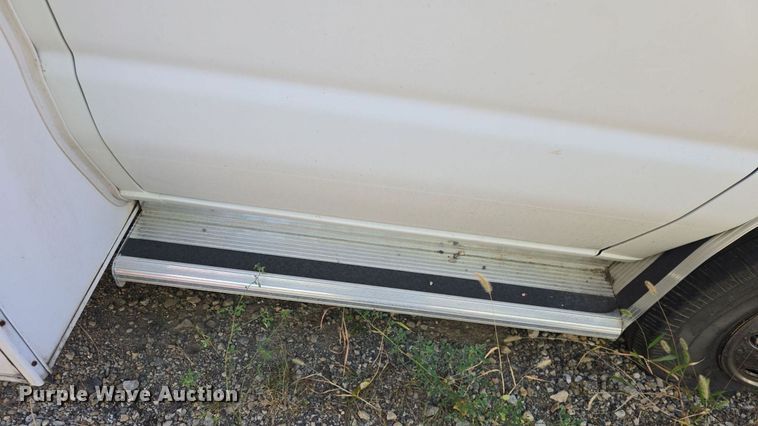 image for item DQ5193 1997 Ford E350 Four Winds 5000 RV