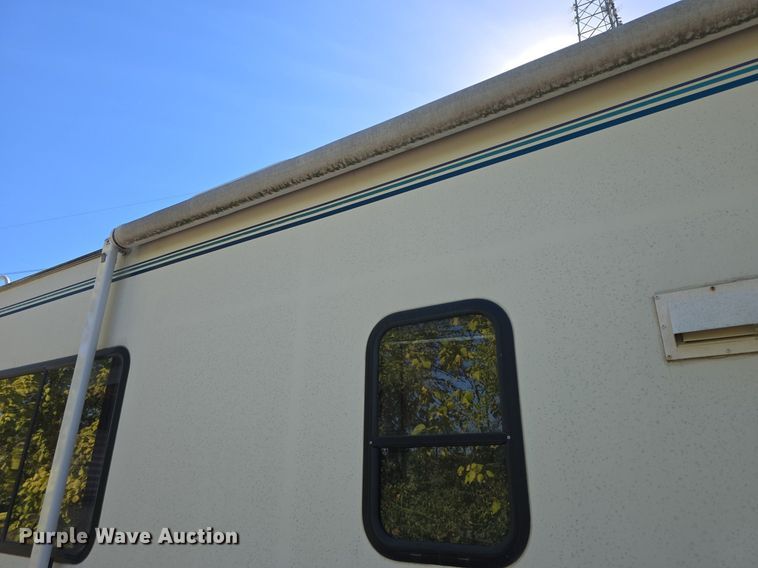 image for item DQ5193 1997 Ford E350 Four Winds 5000 RV