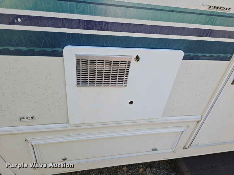 image for item DQ5193 1997 Ford E350 Four Winds 5000 RV