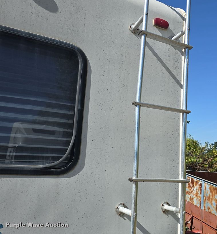 image for item DQ5193 1997 Ford E350 Four Winds 5000 RV