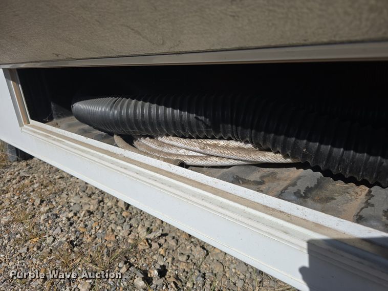 image for item DQ5193 1997 Ford E350 Four Winds 5000 RV