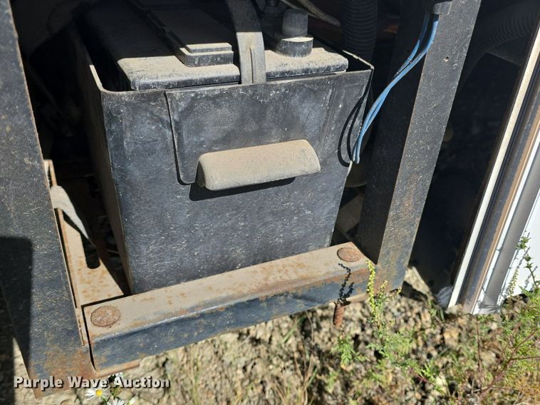 image for item DQ5193 1997 Ford E350 Four Winds 5000 RV