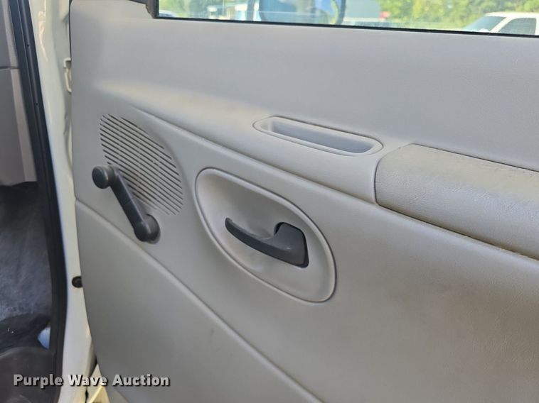 image for item DQ5193 1997 Ford E350 Four Winds 5000 RV