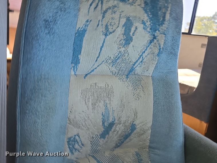 image for item DQ5193 1997 Ford E350 Four Winds 5000 RV