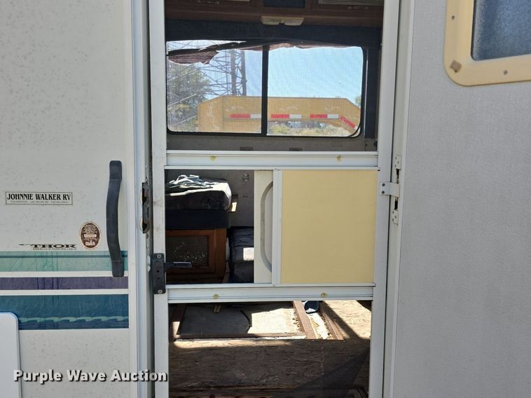 image for item DQ5193 1997 Ford E350 Four Winds 5000 RV