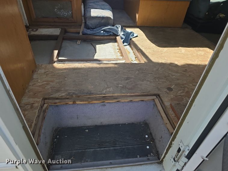 image for item DQ5193 1997 Ford E350 Four Winds 5000 RV