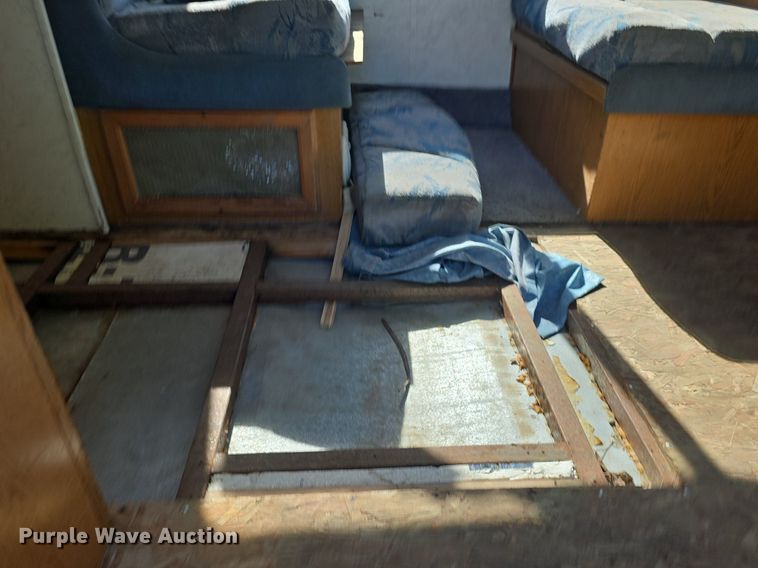 image for item DQ5193 1997 Ford E350 Four Winds 5000 RV