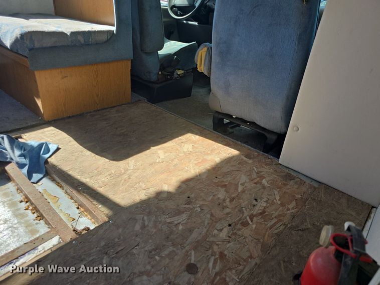 image for item DQ5193 1997 Ford E350 Four Winds 5000 RV