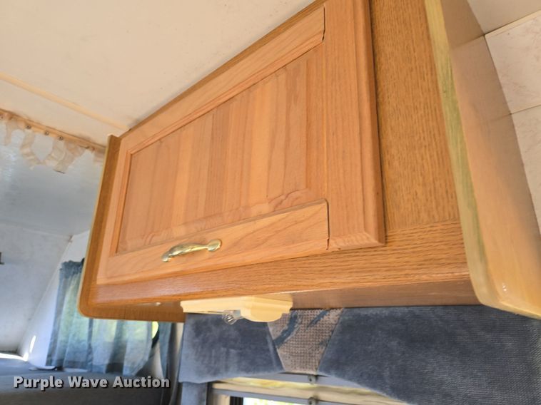 image for item DQ5193 1997 Ford E350 Four Winds 5000 RV