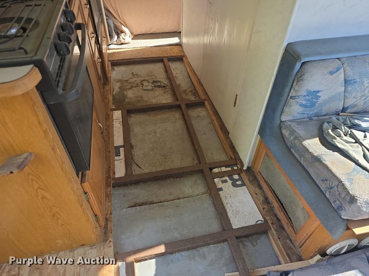 image for item DQ5193 1997 Ford E350 Four Winds 5000 RV