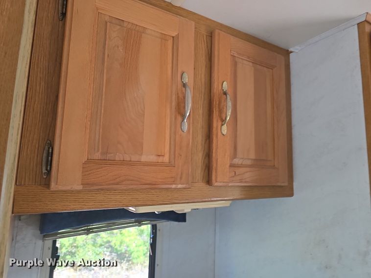 image for item DQ5193 1997 Ford E350 Four Winds 5000 RV