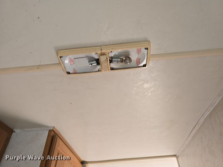 image for item DQ5193 1997 Ford E350 Four Winds 5000 RV