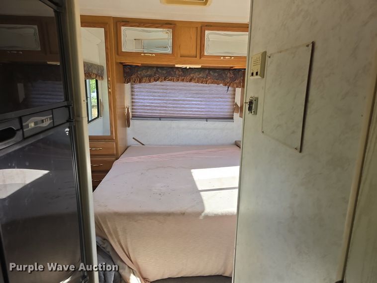 image for item DQ5193 1997 Ford E350 Four Winds 5000 RV