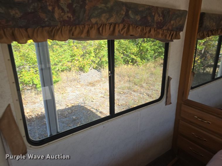 image for item DQ5193 1997 Ford E350 Four Winds 5000 RV