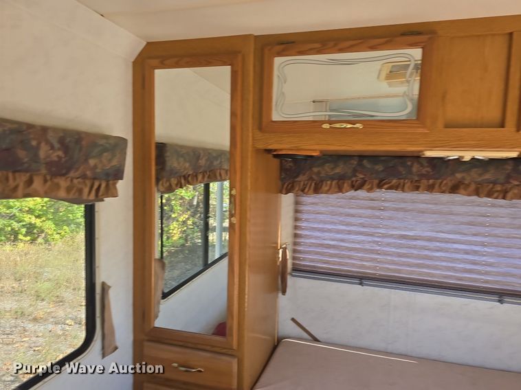 image for item DQ5193 1997 Ford E350 Four Winds 5000 RV