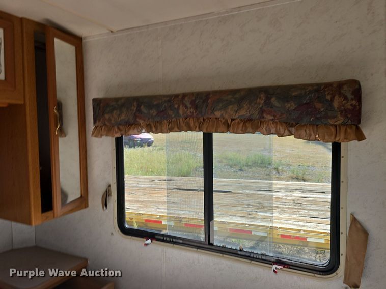 image for item DQ5193 1997 Ford E350 Four Winds 5000 RV