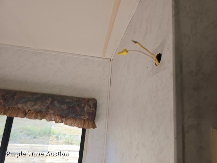 image for item DQ5193 1997 Ford E350 Four Winds 5000 RV