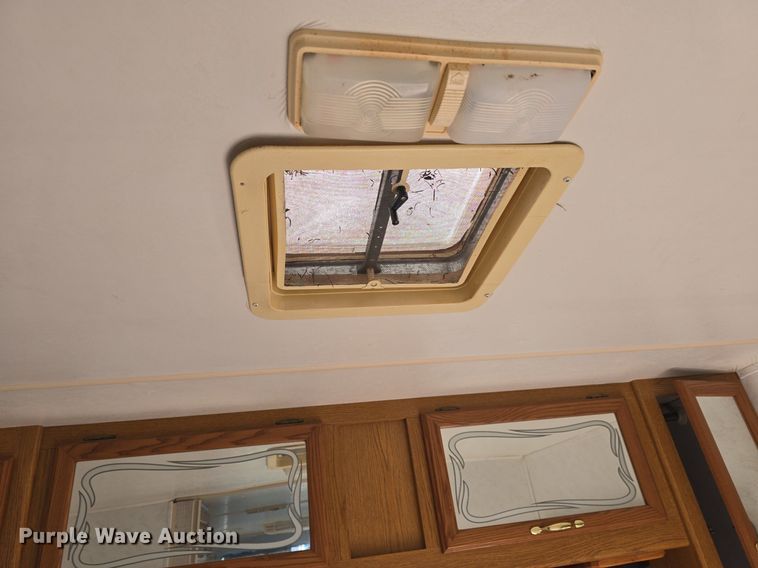 image for item DQ5193 1997 Ford E350 Four Winds 5000 RV