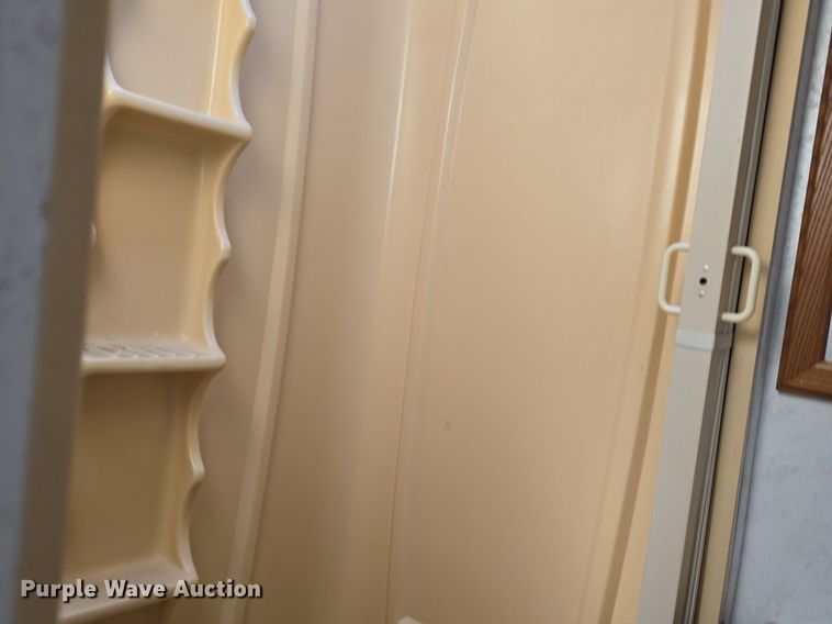 image for item DQ5193 1997 Ford E350 Four Winds 5000 RV