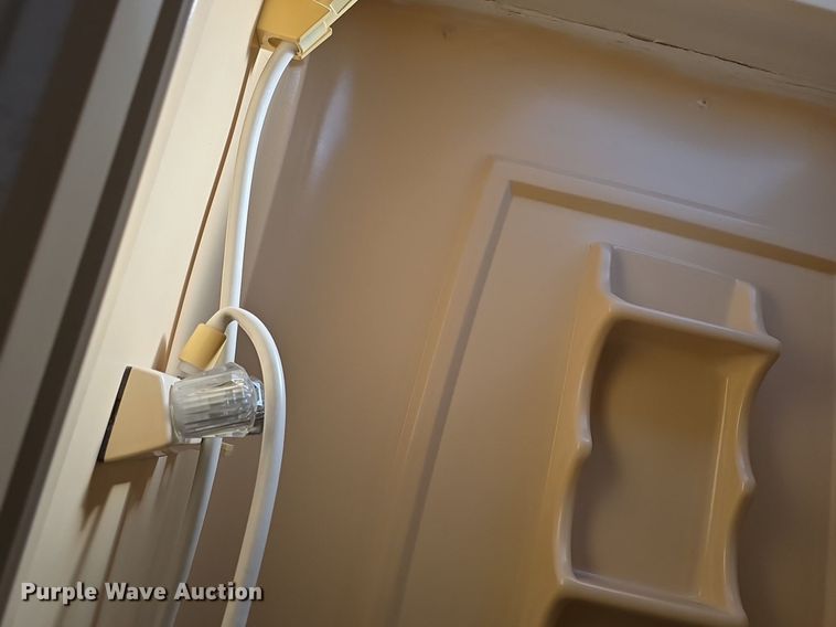 image for item DQ5193 1997 Ford E350 Four Winds 5000 RV