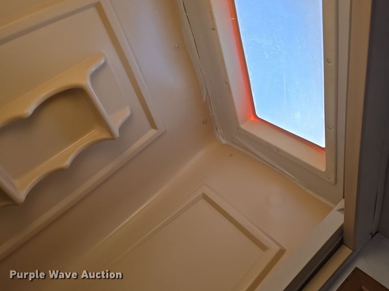 image for item DQ5193 1997 Ford E350 Four Winds 5000 RV