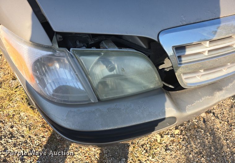 image for item DQ5195 2002 Chevrolet Venture LS van