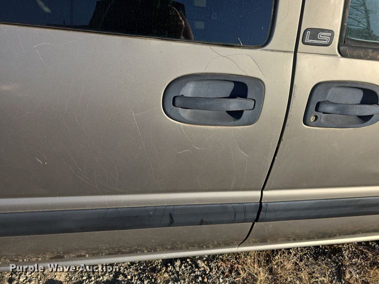 image for item DQ5195 2002 Chevrolet Venture LS van