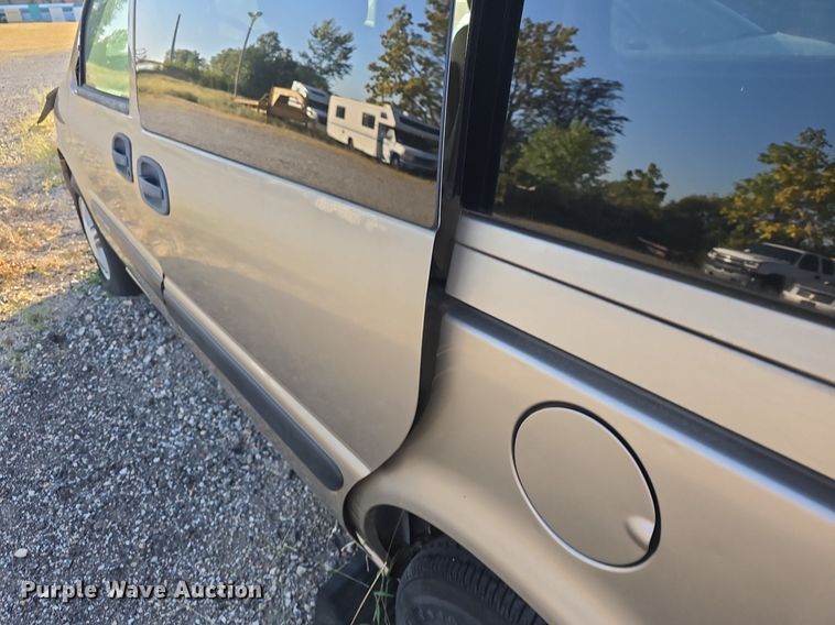 image for item DQ5195 2002 Chevrolet Venture LS van