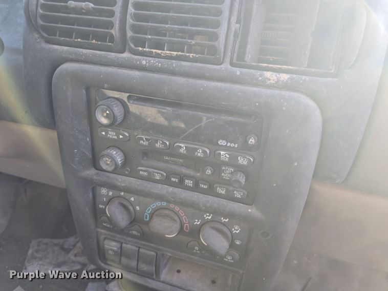 image for item DQ5195 2002 Chevrolet Venture LS van