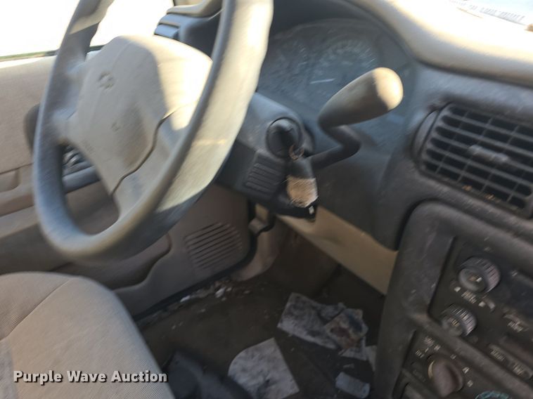 image for item DQ5195 2002 Chevrolet Venture LS van