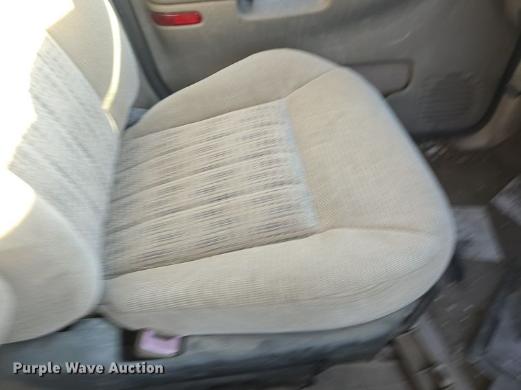 image for item DQ5195 2002 Chevrolet Venture LS van