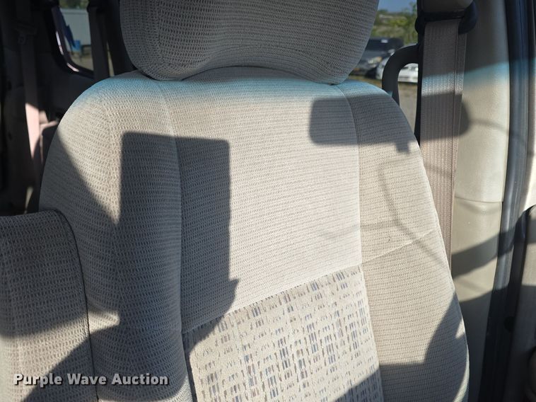 image for item DQ5195 2002 Chevrolet Venture LS van