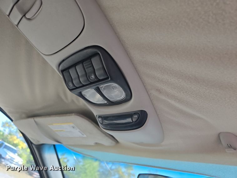 image for item DQ5195 2002 Chevrolet Venture LS van