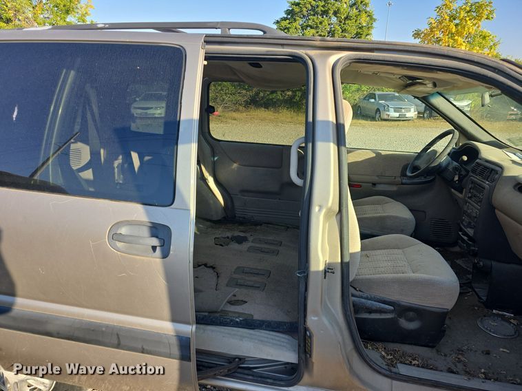 image for item DQ5195 2002 Chevrolet Venture LS van