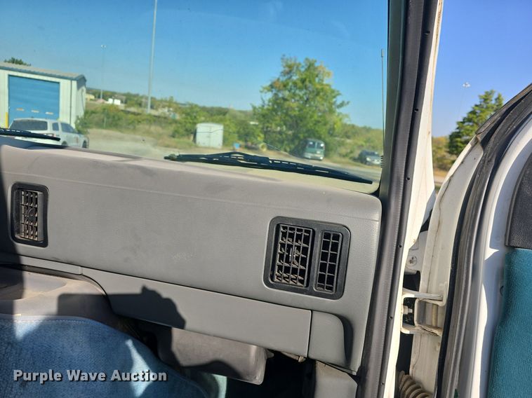 image for item DQ5201 1994 Ford  Mark II Econoline  van