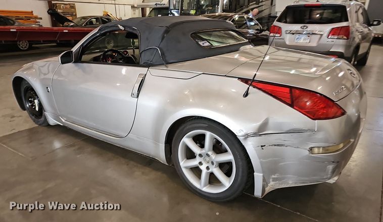 image for item DQ5206 2004 Nissan  350Z convertible