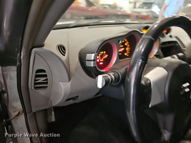 image for item DQ5206 2004 Nissan  350Z convertible