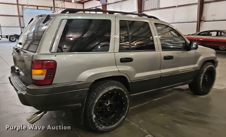 image for item DQ5207 2002 Jeep  Grand Cherokee Laredo SUV