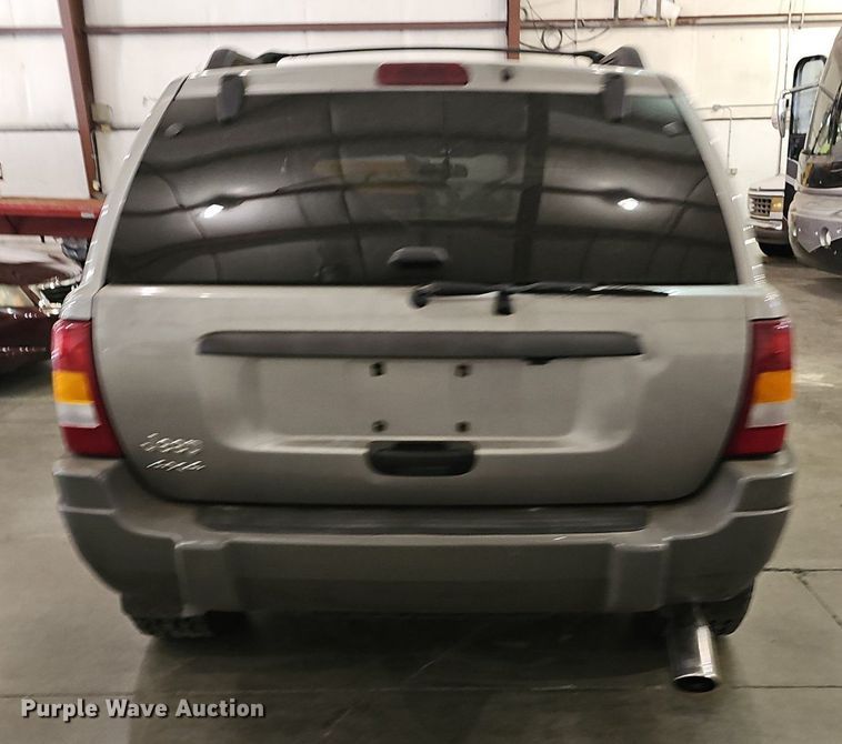 image for item DQ5207 2002 Jeep  Grand Cherokee Laredo SUV