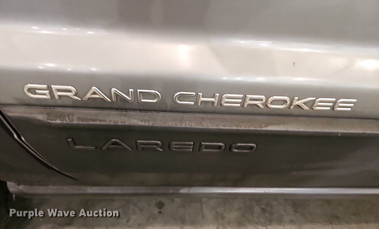 image for item DQ5207 2002 Jeep  Grand Cherokee Laredo SUV