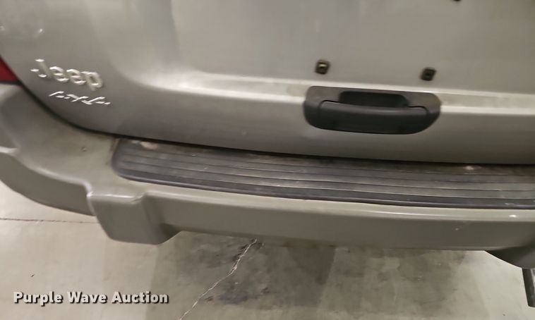 image for item DQ5207 2002 Jeep  Grand Cherokee Laredo SUV