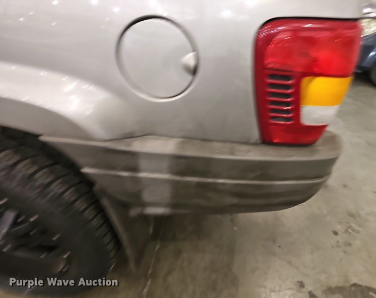 image for item DQ5207 2002 Jeep  Grand Cherokee Laredo SUV