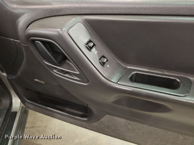 image for item DQ5207 2002 Jeep  Grand Cherokee Laredo SUV