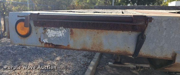 image for item DQ5211 1995 Trailking TK70LCS482 drop deck equipment trailer
