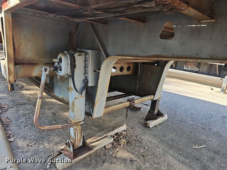 image for item DQ5211 1995 Trailking TK70LCS482 drop deck equipment trailer
