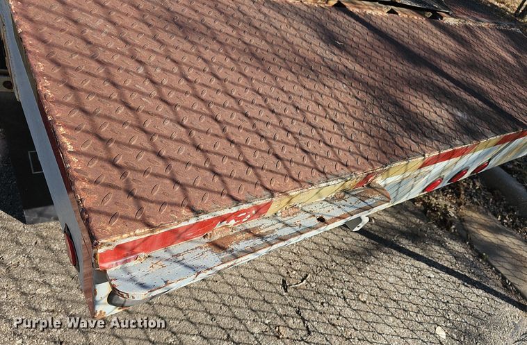 image for item DQ5211 1995 Trailking TK70LCS482 drop deck equipment trailer