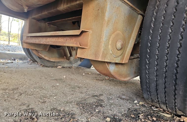 image for item DQ5211 1995 Trailking TK70LCS482 drop deck equipment trailer