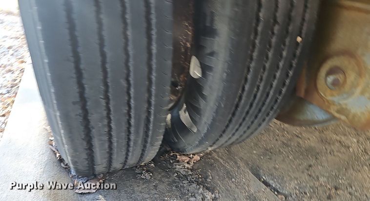 image for item DQ5211 1995 Trailking TK70LCS482 drop deck equipment trailer